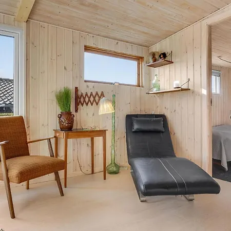 4 Bedroom Cozy In