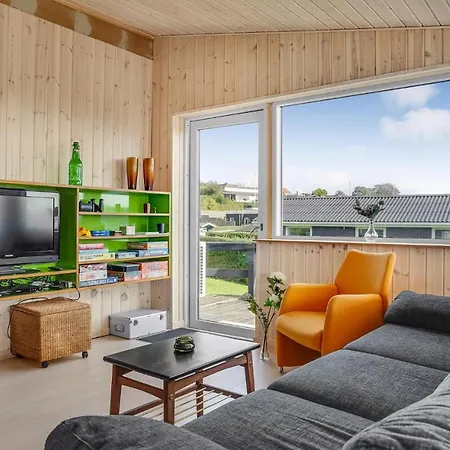 4 Bedroom Cozy In