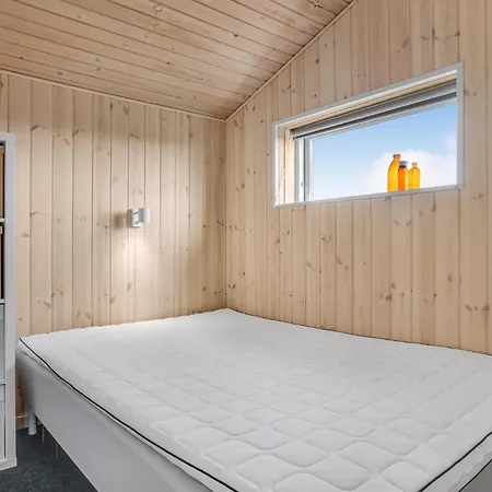 Holiday home 4 Bedroom Cozy In Ronde