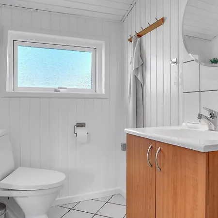 4 Bedroom Cozy In