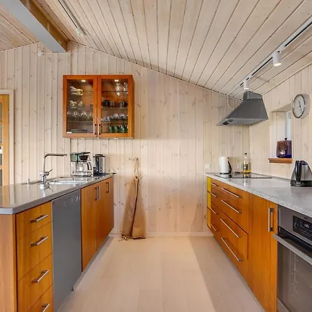 4 Bedroom Cozy In