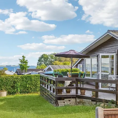 4 Bedroom Cozy In