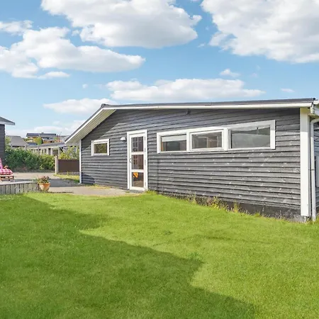 4 Bedroom Cozy In